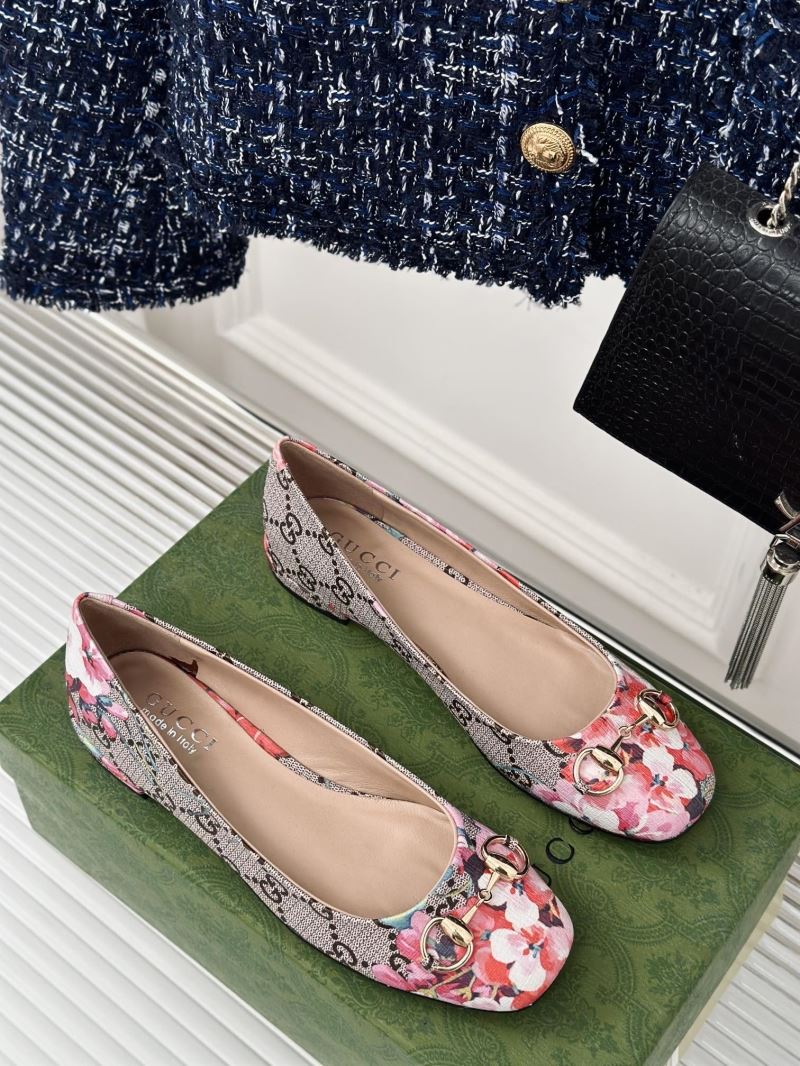 Gucci Flat Shoes